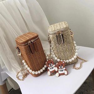 Axelväskor 2024 Summer Beach Cycinder Bag Pearls Chain Crossbody Women Straw Woven Handmade Rattan Travel Mini Handväska