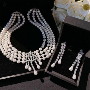 Collana Orecchini Set Gocce di rugiada mattutina Pietra preziosa alveare Multistrato Perline Tahiti Perla d'acqua di mare Zircone Per abito da sera Ornamento