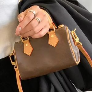 16 20cm Kadın Çanta Yastığı Lüks Tasarımcı Çanta Orijinal Deri Çanta Üst Sınıf Crossbody Bag Mini Yumuşak İnek Kuşları Kadın Çanta Dökme Çanta Altın