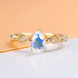 Anéis de cluster Pear Cut 5x7mm Azul Natural Moonstone Anel 14k Amarelo Banhado A Ouro 925 Sterling Silver Noivado Casamento para Mulheres Presente