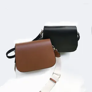 Omuz çantaları moda bayan el çantası pu retro retro kadınlar messenger çanta at nalı toka basit yarı daire eyer çanta