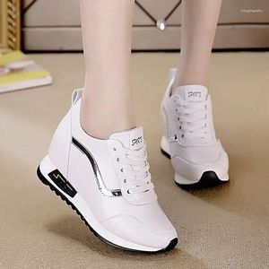 Casual skor inuti förhöjd höjd kvinnors koreanska stil vita höstkilar sneakers kvinnor zapatos de mujer 2024