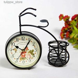 Skrivbordsklockor reloj de mesa kreativ europeisk stil retro pastoral penna hållare smidesjärn cykel tyst bord klocka l240323