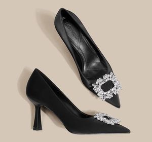 Bröllopsprinsessdesigner Rhinestone Buckle Nightclub Shoes for Women Dancing Party Stiletto Heel Breattable Sweat Absor