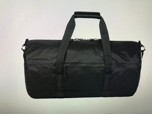 Moda Duffle Bag Men Mulheres Mochila Nylon Bolsa de ombro à prova d'água Bolsa de viagens de viagem Bolsas de mensagens de mensagens 21