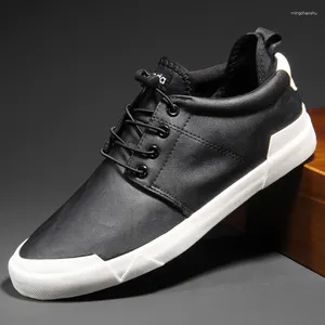 Scarpe casual Spina in pelle da uomo Taglia 46 Stivali coreani neri bassi da uomo Mocassini resistenti all'usura Designer per il tempo libero vulcanizzato