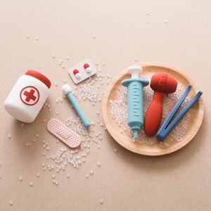 Montessori Doctor Toys Pretend Kit da gioco in silicone Set da infermiera di sicurezza per uso alimentare Giochi per bambini Giocattolo educativo per l'apprendimento 240321