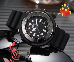 Automatisk rörelse Mens Watch Quartz Battery Power Core Clock gummiband Vattentät kristallglas spegel yta Lumious Nightlight All Crime Cool Watches