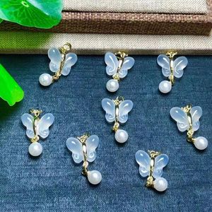 Decorative Figurines One Piece Customzied Cost Creative Natural 14mm White Agate Crystal Healing Butterfly Charms Special Accessory For