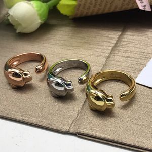 Projektant 18K Lopard Pierścień błyszczący klasyczny styl Najwyższej jakości pierścienie dla kobiet mężczyzn marki design Pierścień ze stali nierdzewnej Znakomity urodzinowy prezent biżuterii Prezent biżuterii