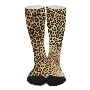 Meias femininas cheetah marrom escondido leopardo gráfico na moda meias outono antiderrapante masculino design confortável ao ar livre