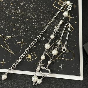 Top Sell Designer Necklaces Brand Letter Pendants Vogue Men Womens Crystal Pearl Necklace Chain Wedding Jewelry Gifts High-end 18k Gold Copper Jewelry Accessory