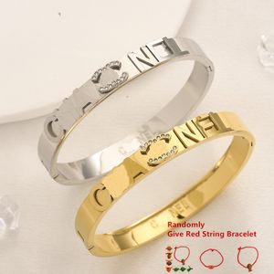 2024 New Classic Bracelets Women Bangle Luxury Designer 18K Gold Plated Stainless steel with diamonds Lovers Bangles Womens Bracelet 2389