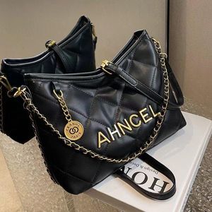 Модная женская сумка с бриллиантами, новинка 2024 года, летняя сумка через плечо высокого качества, сумка-мессенджер с цепочкой