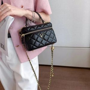 High End Diamond Grid Chain Handbag for Women's New Niche Design Single Shoulder Crossbody Small Square Bag