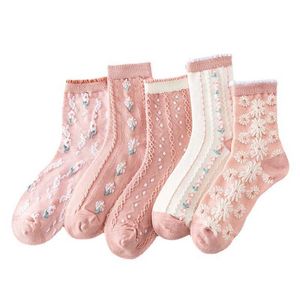 Wxl150 Frühling Herbst Mode Famale Nette Blumen Kleid Socken Floral Mittelrohr Prägung Baumwolle Frauen