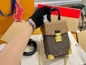 Top Handle Soft CAMERA BOX Handbags Designer Reverse Cross Body bags Fashion Satchel Clutch Vertical Shoulder Chain Bag M82465