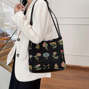 Totes Simple Trendy Women's Large Capacity Canvas Tote Bag Fashion Versatile Flower Print Casual Sports Storage Påsar