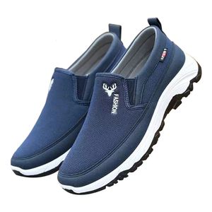 Loafers män sneakers mesh andningsbar nonslip slip på vulkaniserade skor mjuk ensamstående färg bekväm vatten zapatos 240318