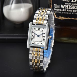 Luxury Designer Classic Fashion Watch Size Sapphire Glass Vattentät funktion Kvinnor kan bära julklappar Gratis transport