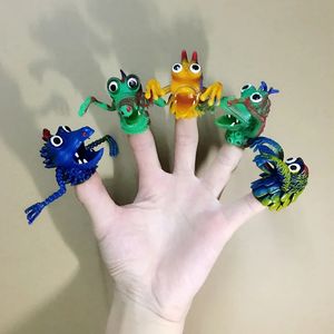 1 Ställ in Strange Compulsion Simulation Animal Finger Cover Props TPR Small Monster Hand Puppet Finger Puppet Toys 240314