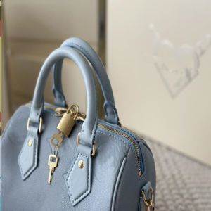 24SS Womens Luxury Designer Bag Ny Dream Ice Blue Pillow Bag Womens läder handväska axelväska crossbody väska makeup väska handväska 20 cm paof tote väska plånbok boston