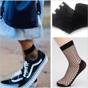 Kvinnors strumpor Mode All-Match Fishnet Mid-Calf låg längd strumpor Svart och vitt nät grossistbräbit