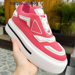 Pradoity Women Luxury Casual Shoes For Men Red and White Design Outdoor Sports Shoes Bekväm TPU Sole Cake Form 35-46