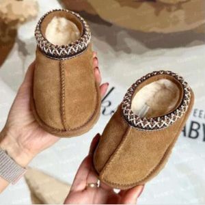 الأطفال الأصليين من الجلد الصغير Tazmans Tazmans Slippers Tazz Baby Shoes Slides Ultra Mini Boot Boot Winter Glist