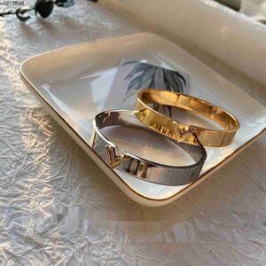 High Quality Titanium Steel Bangle Women Love Designer Bracelets Silver Rose Gold Bangles V letter color narrow bracelet Fashion Jewelry Lady Party Gifts