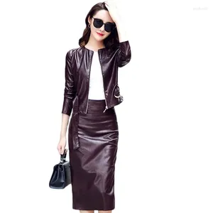 İş elbiseleri Sonbahar Kadınlar Sahte Deri Ceket Seti Siyah İnce 2 Parçalı Set Zarif Moda O-Neck Ladies Paket Kalça Etekler Takım W194