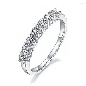Pierścienie klastra 925 Sterling Srebrne 0,7ct D Color VVS1 Moissanite Diamond Half Eternity Wedding Pierścień dla kobiet