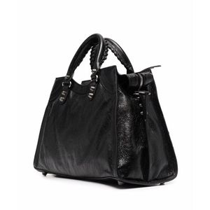 Neo Classic City Mini Texturaly-Leather Tote Black Texturaly-Leather (kalv) Tvåvägs zip-fästning längs toppen kommer med dammväska 'arenan' tygväska