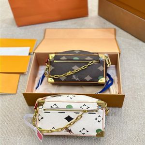 24SS Men's And Women's Universal Luxury Designer Soft Trunk Box Bag Women's Shoulder Bag Crossbody Purse Gold Chain 18CM Mehx