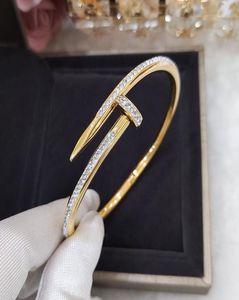 CA Designer Bracelets Luxury Mashion Fashion Bangle Stainless Steel Classic Diamond Bracelets المجوهرات للرجال والنساء Party Weddin6908259
