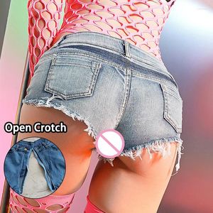 Kvinnors jeans kvinna Crotchless Low Rise Mini Y2K pojkvän Öppna Crotch Denim Shorts 2024 Utomhus Sex Game veckade klubbbyxor Jean