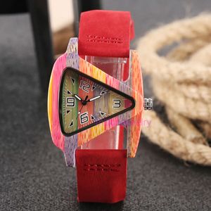 Orologio da uomo di lusso Donne Donne Hot Legno femminile Triangolo creativo Triangolo piccolo Flying Color Orologio da donna