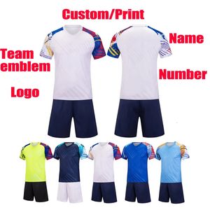 Uniformes de futebol personalizados roupas de treinamento de futebol adultos e crianças roupas dos meninos dos homens conjuntos de manga curta y240318