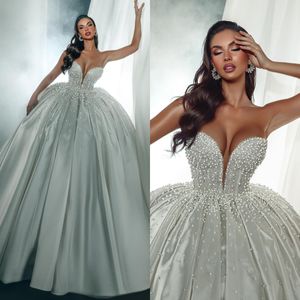 Oszałamiająca kryształowa suknia balowa suknia ślubna dla panny młodej kochanie arabskie vestido de noiva szata pociągiem mariage satynowe suknie ślubne