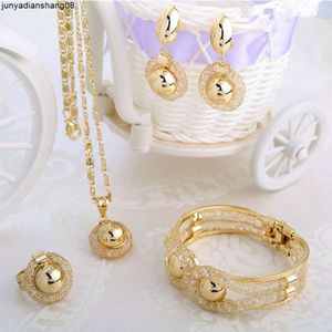 Gioielli da sposa da sposa Catena in maglia di cristallo trasparente K Set di gioielli in oro Abbigliamento versatile