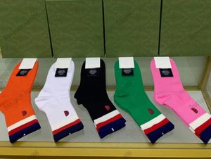 Neue Damen- und Herrensocken, Sportsocken, modische Damen-High-End-Baumwolle, klassische Buchstaben, atmungsaktiv, 100 % Baumwolle, Freizeit, Basketball, Fußball, Outdoor, Geschenkbox.