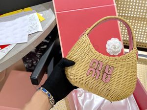 ラッタンデザイナーバッグ高級デザイナーハンドバッグミニホーボス女性トートピンククロスボディハンドバッグバッグワンダークラッチ野菜バスケット旅行財布