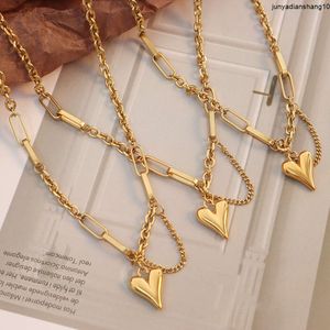 Eleganta tofsar älskar halsband ins vindstycke set smycken titan stål 18k guld kärlek örhänge halsband set