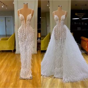 Abiti da sposa Piume di struzzo Guaina Colonna Perline di cristallo Abiti da sposa Strass Perline Petites Plus Size Custom Made BES121