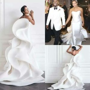 2022 Cheap Ruffles White Dresses Sweetheart Sweep Train Tiered Skirts Satin Mermaid Wedding Gowns African Plus Size Bridal Dress