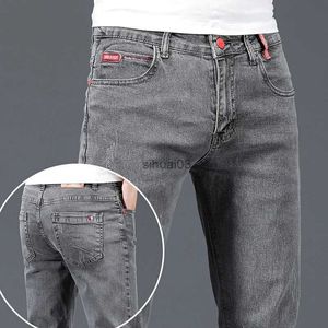 Jeans da uomo Nuovo marchio di moda ultrasottile grigio blu jeans attillati per uomo d'affari e tempo libero classico cotone tendenza elastico gioventù pantaloni in denim a matitaL2403