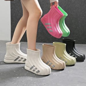 Boots 2023 New Integrated Men's Women's Four Seasons Waterproof Light Rain Shoes Couples Solid Color Integrated EVA Rain Boots