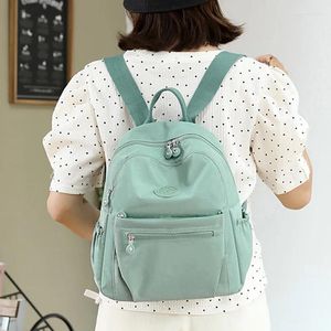 Backpack Kobiet Mała nylonowa torba turystyczna duża pojemność wszechstronna plecak dziennikowy moda kobiety