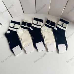 Kvinnors mäns lyxiga sportstrumpor Kvinnor Socks Cotton Sports Socks Sweat-Absorbent Breattable Short Boat Socks Luxury Sports strumpebox.