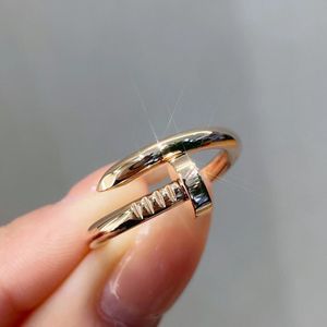 Ring Man Gold Luxury Klasik Tırnak Yüzük Tasarımcı Yüzük Moda Unisex Cuff Ring Çift Bileklik Altın Yüzük Takı Sevgililer Günü Hediyesi